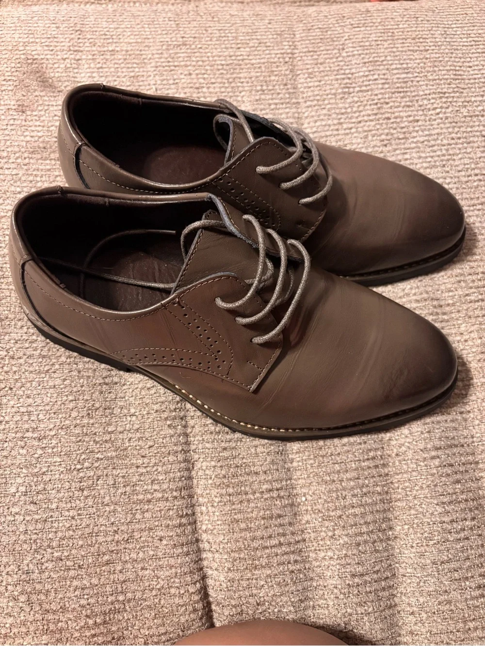Men's Classic Lace-Up Dress Shoes in Dark Gray